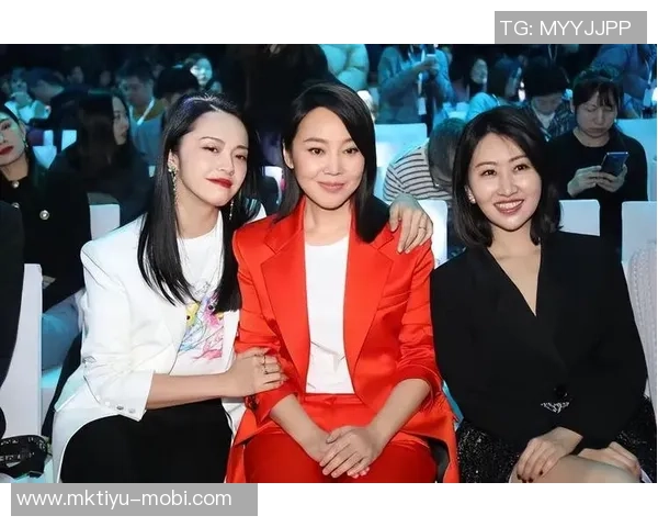 林书豪与成龙贝克汉姆同框合影三位传奇人物的梦幻时刻